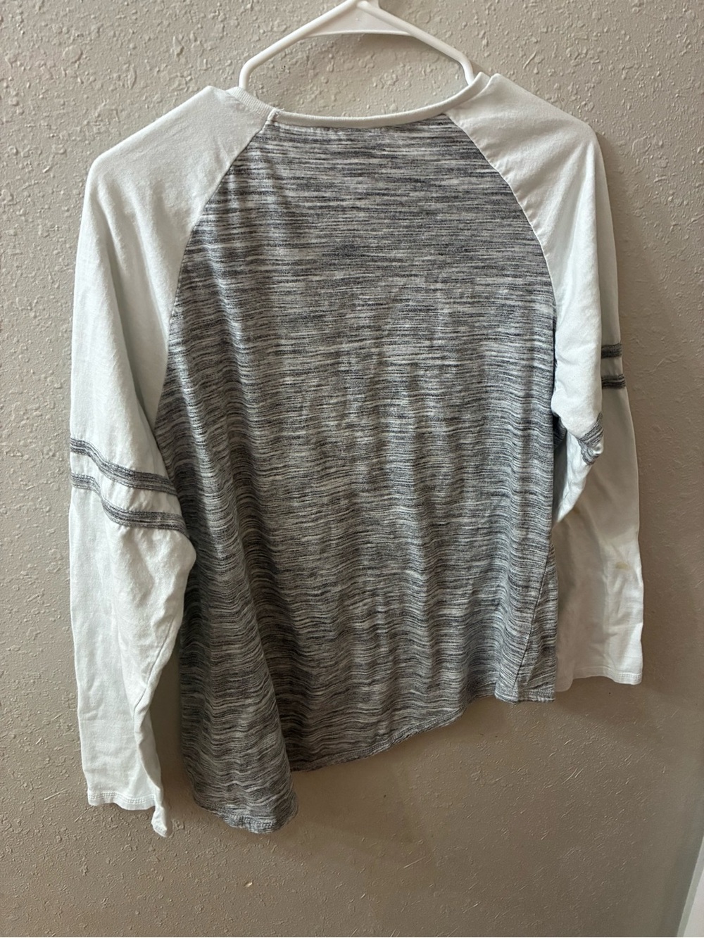 Women’s XL Volkswagen Raglan Top with Pink Logo - Picture 6 of 6